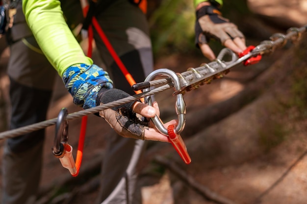 Acasă 71 Rolul echipei de alpinism utilitar în decopertările la înălțime