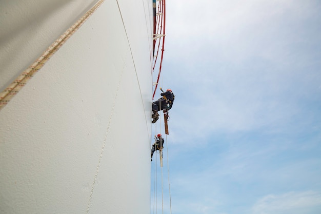 Acasă 55 Zugrăvirea silozurilor: Soluții eficiente pentru protecția pe termen lung