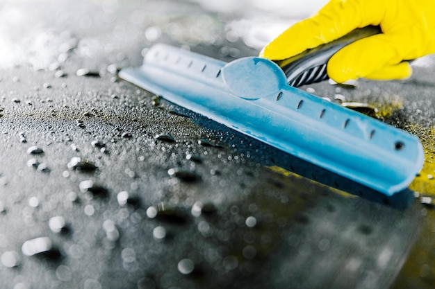 Acasă 61 Utilizarea echipamentelor profesionale pentru aplicarea hidroizolațiilor